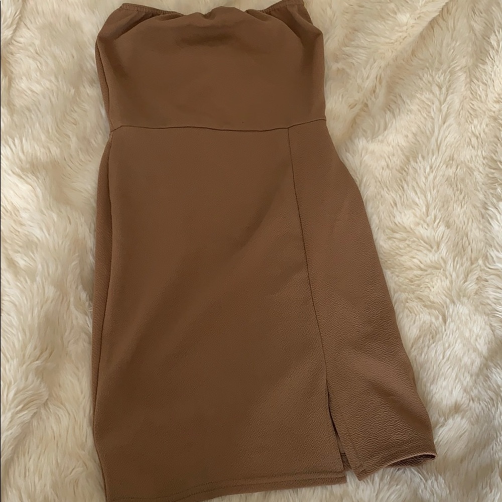 Pretty Little Thing Strapless Dress Tan